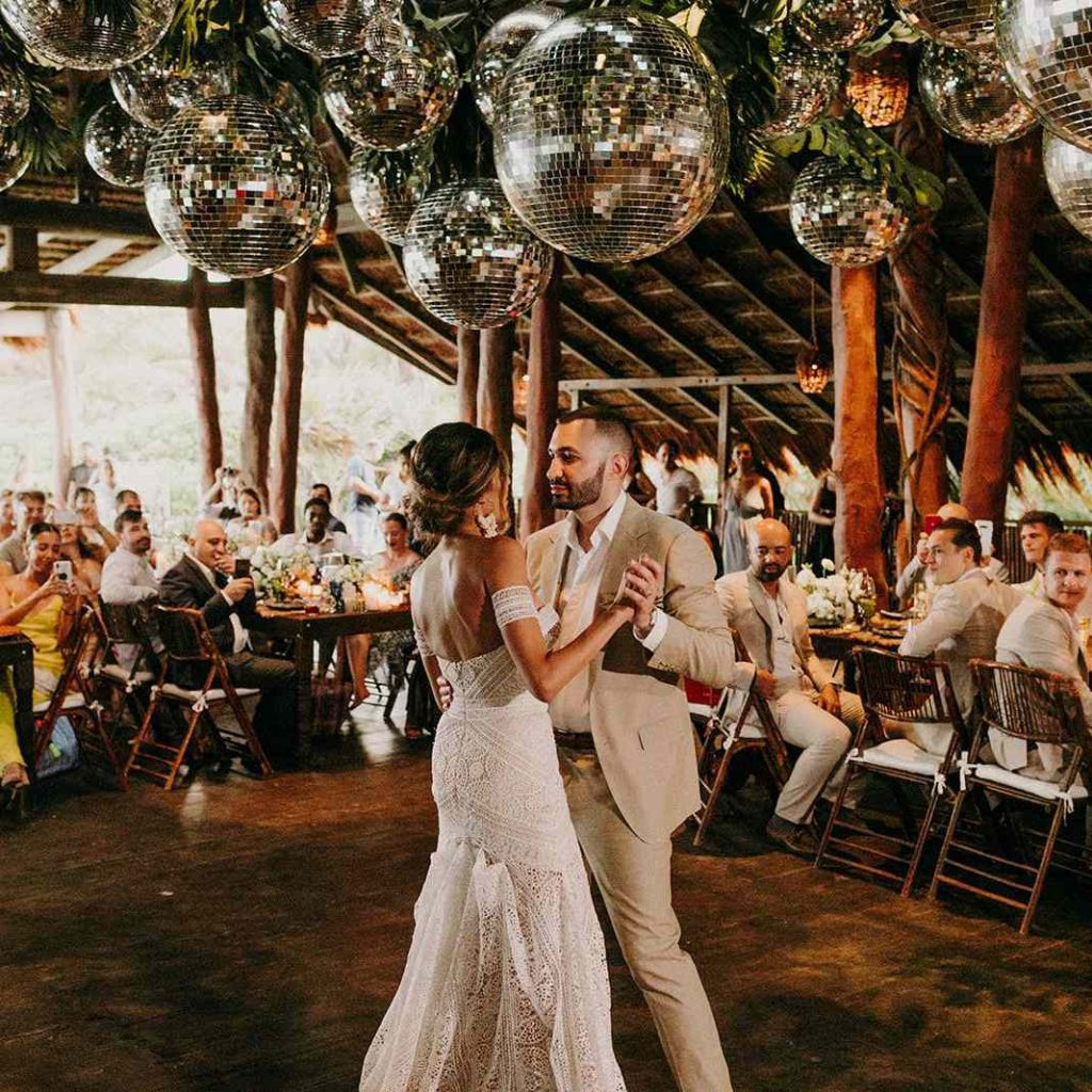 How To Save On Decorating Your Wedding In 5 Steps